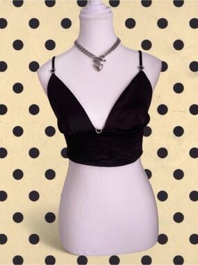 La Hearts Black V-Neck Cropped Bralette Tank